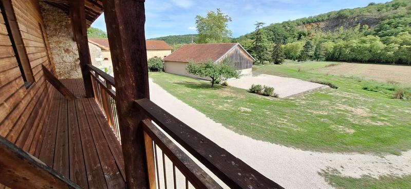 Maison - 1 500 m² - 40 pièces