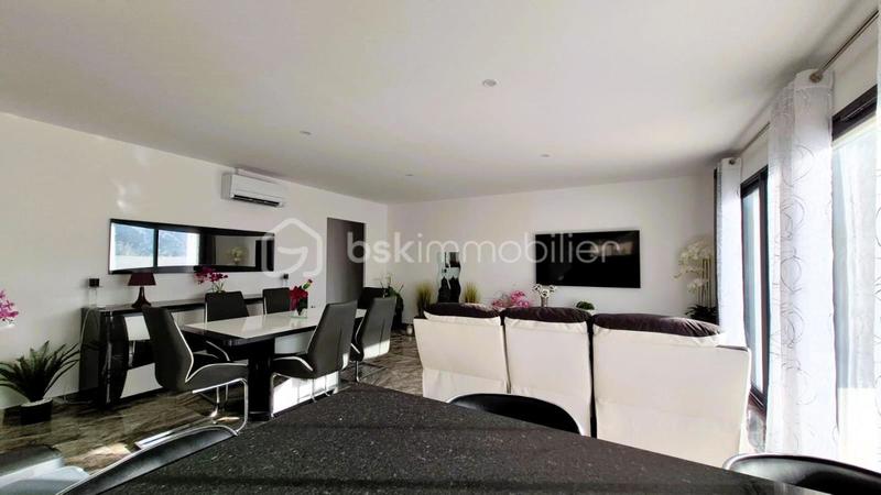 Villa - 100 m² - 4 pièces