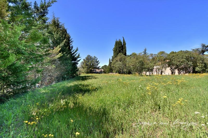 Terrain constructible - 2 800 m²
