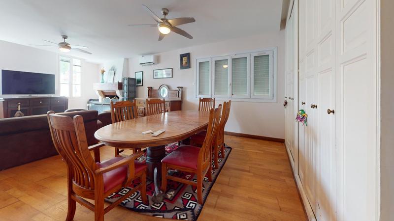 Maison - 307 m² - 8 pièces