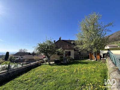 Maison - 237 m² - 6 pièces