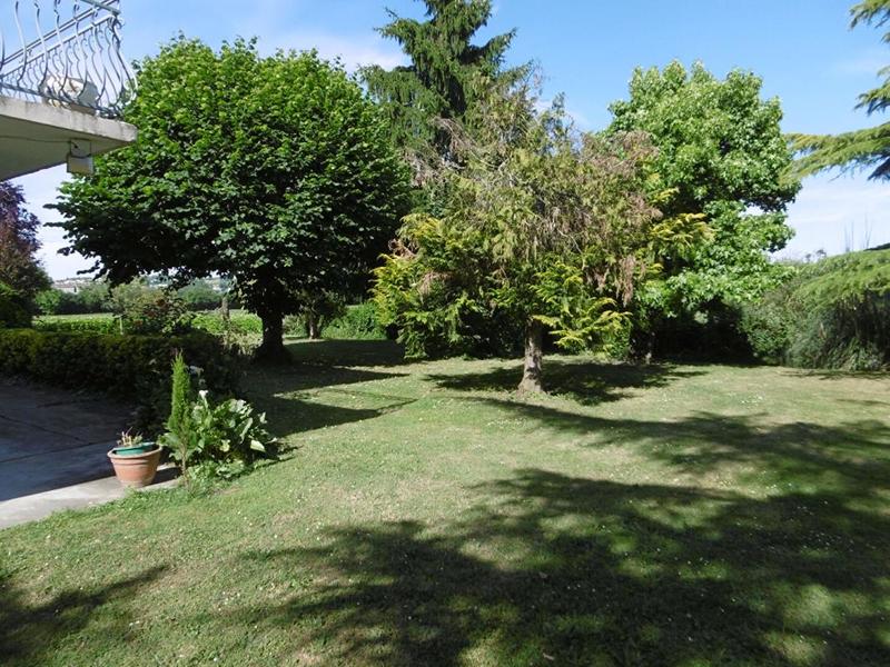Maison - 235 m² - 9 pièces