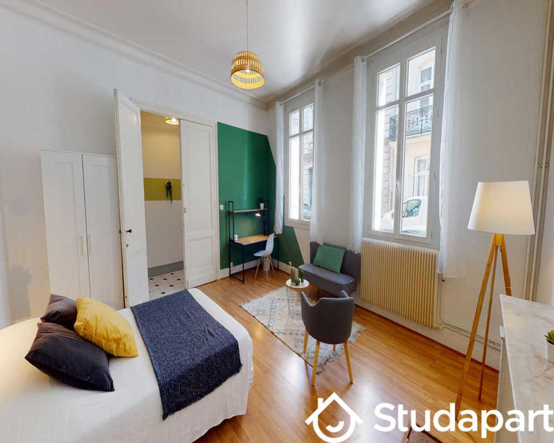 Chambre - 77 m² - 1 pièce