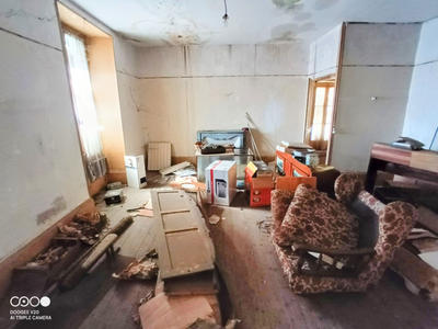 Maison - 180 m² - 8 pièces