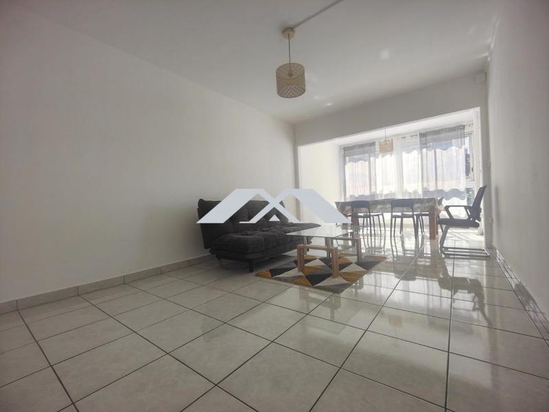 Appartement - 90 m² - 5 pièces