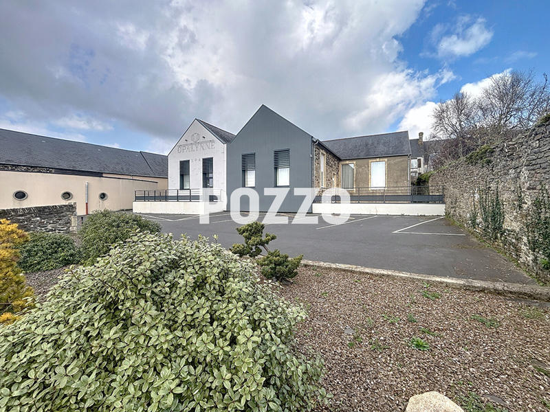 Local commercial - 255 m² - 5 pièces