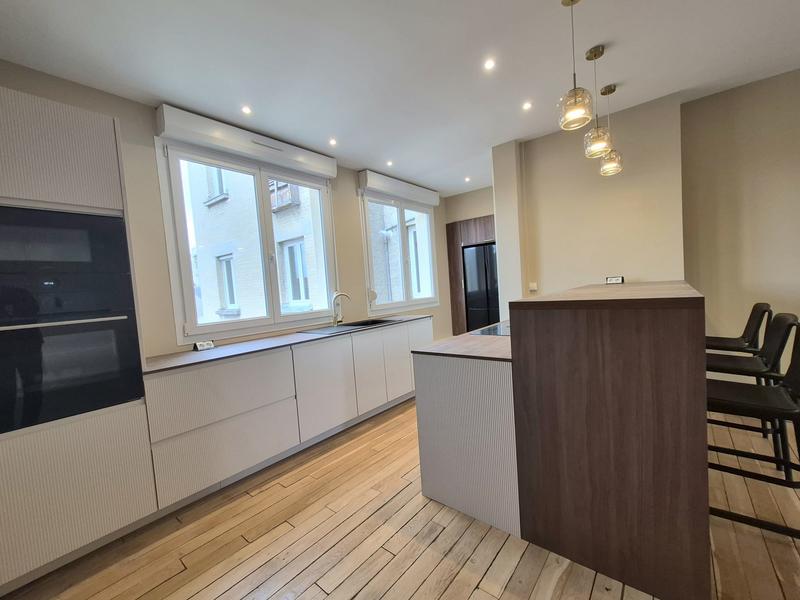 Appartement - 133 m² - 6 pièces