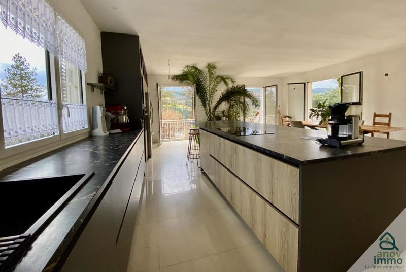 Maison - 185 m² - 7 pièces