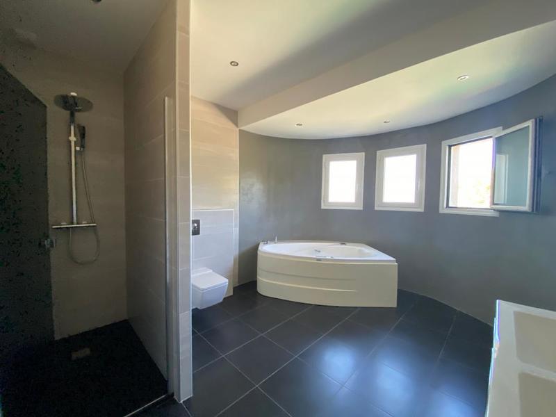 Villa - 180 m² - 6 pièces