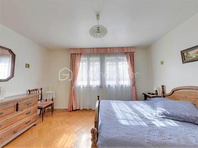 Maison traditionnelle - 115 m² - 8 pièces