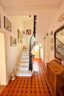 Maison - 331 m² - 11 pièces