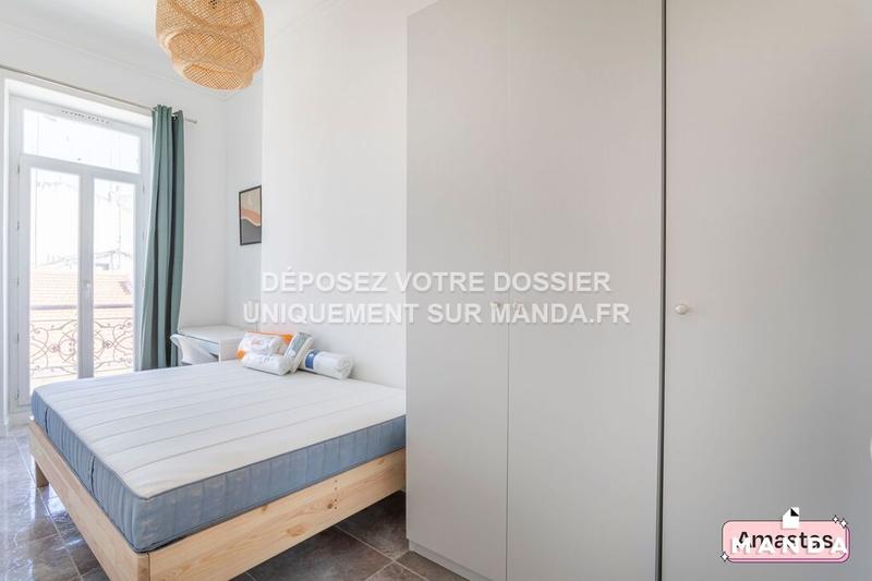 Chambre - 9 m² - 5 pièces