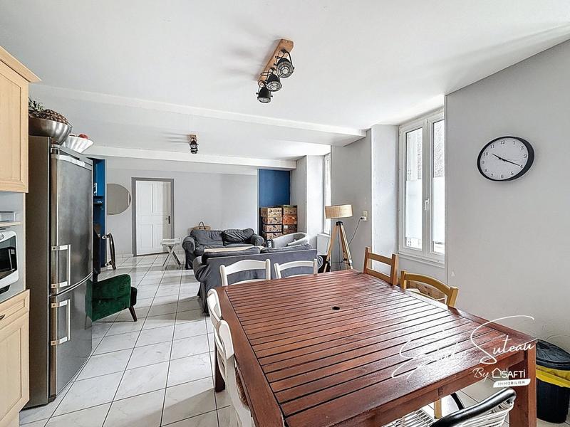 Maison - 166 m² - 8 pièces