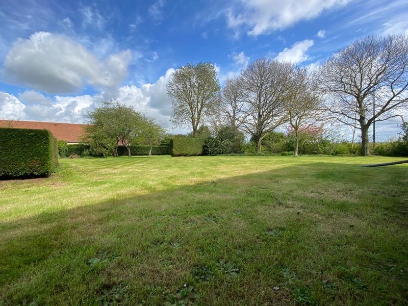 Terrain constructible - 1 000 m²