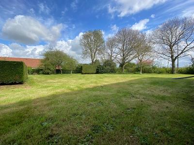 Terrain constructible - 1 000 m²