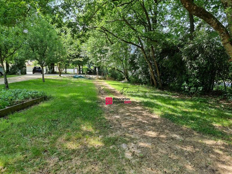 Terrain constructible - 868 m²