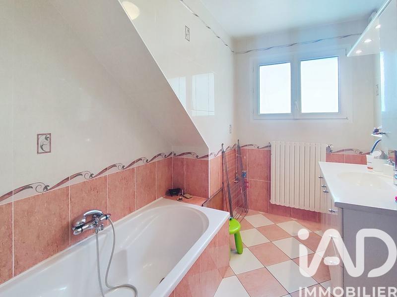 Maison - 137 m² - 6 pièces