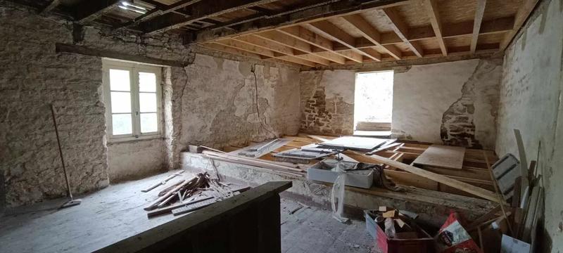 Maison - 94 m² - 10 pièces