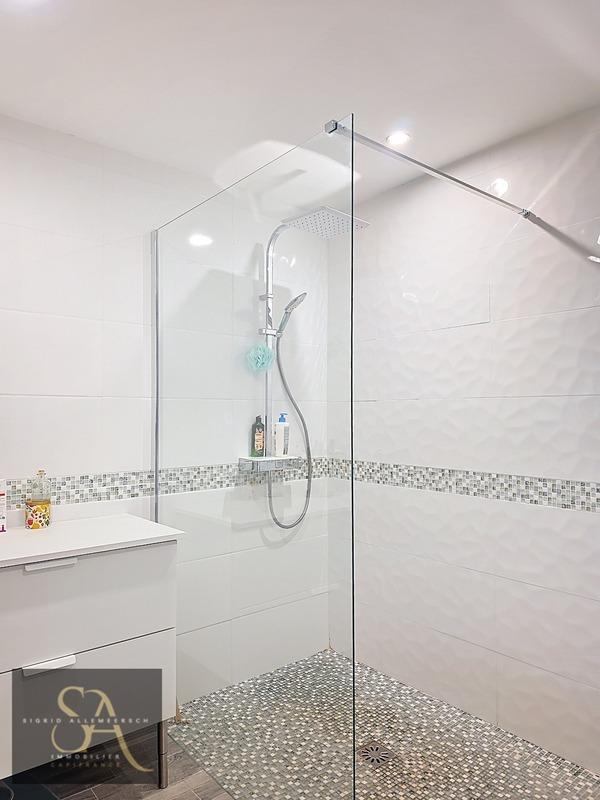 Maison - 250 m² - 13 pièces