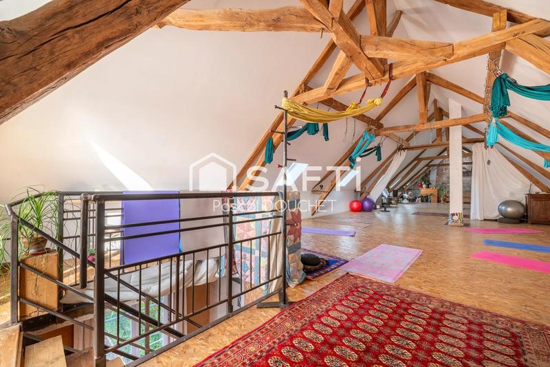 Maison - 352 m² - 9 pièces