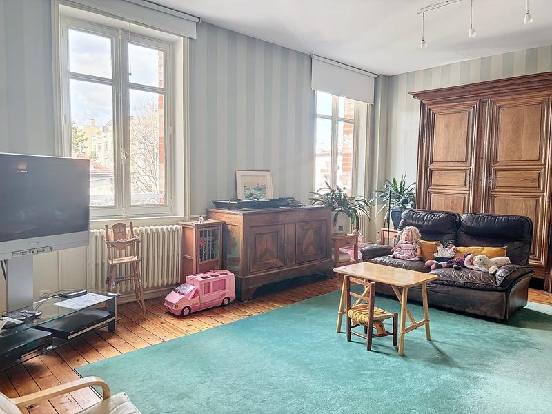 Maison bourgeoise - 334 m² - 13 pièces