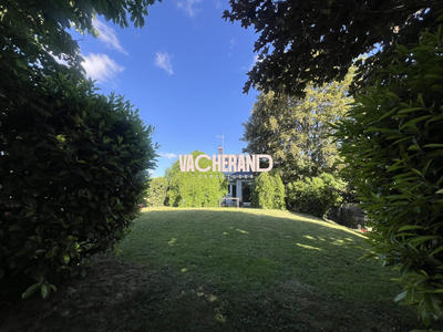 Maison - 250 m² - 6 pièces