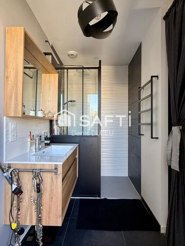 Maison - 163 m² - 5 pièces