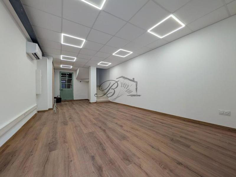 Local commercial - 67 m² - 3 pièces
