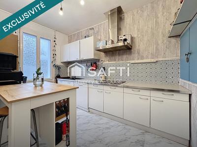 Maison - 85 m² - 5 pièces