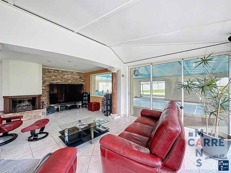 Maison - 237 m² - 8 pièces