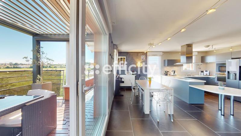 Appartement - 108 m² - 5 pièces