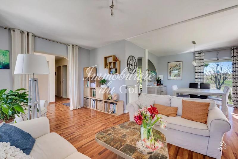 Maison - 272 m² - 8 pièces