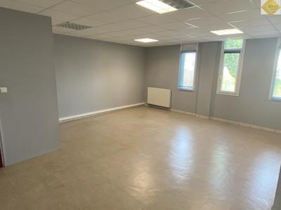 Local d'activités - 1 623 m² - 23 pièces