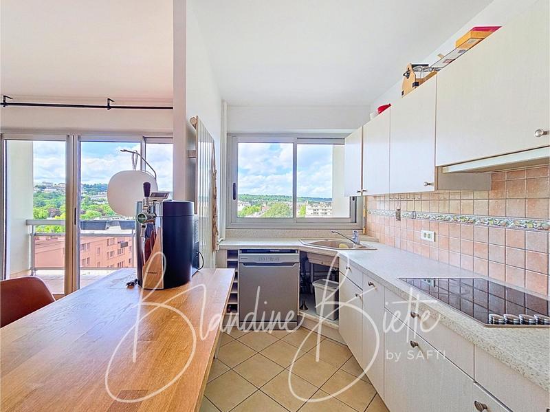 Appartement - 89 m² - 5 pièces