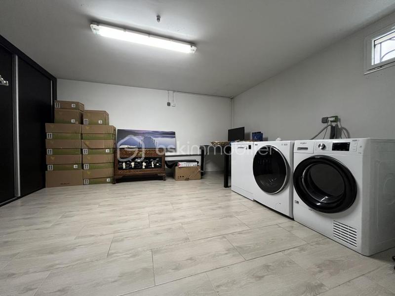 Demeure - 341 m² - 7 pièces