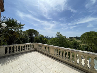 Maison - 285 m² - 8 pièces