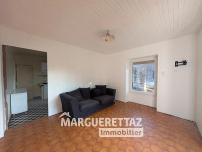Maison jumelée - 84 m² - 5 pièces