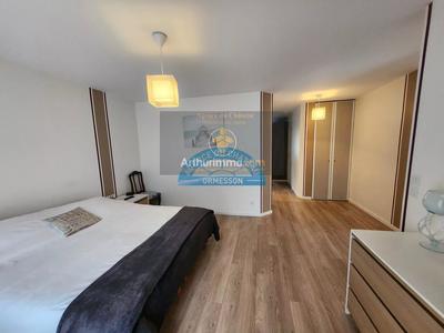 Maison - 240 m² - 9 pièces