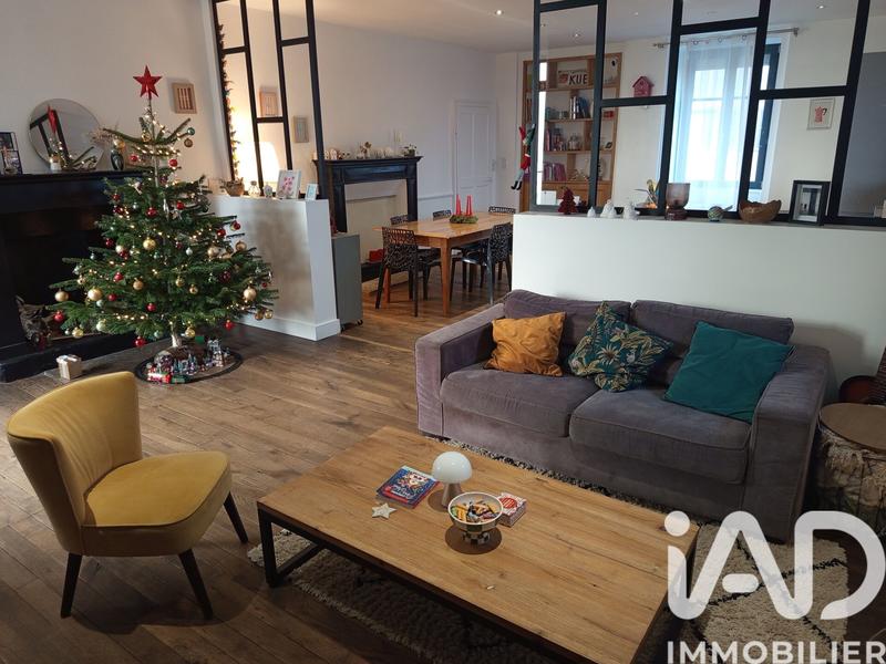 Maison - 201 m² - 7 pièces