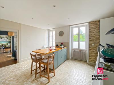 Maison - 140 m² - 7 pièces