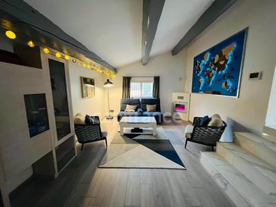 Maison - 228 m² - 8 pièces