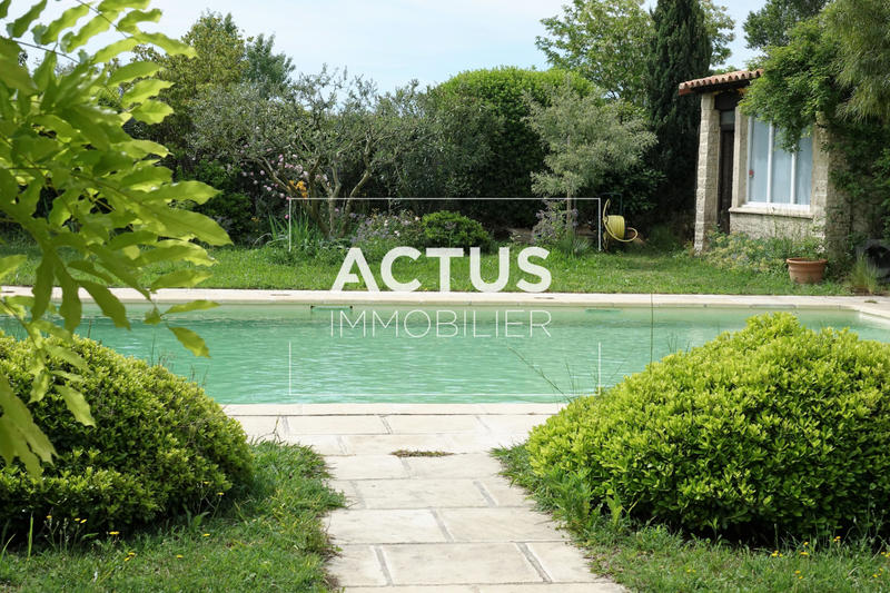 Maison - 210 m² - 7 pièces