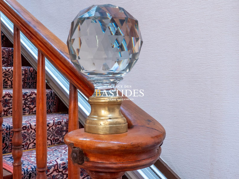 Maison - 474 m² - 9 pièces