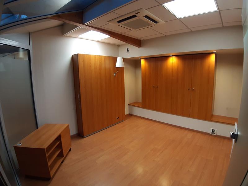 Local commercial - 229 m² - 6 pièces