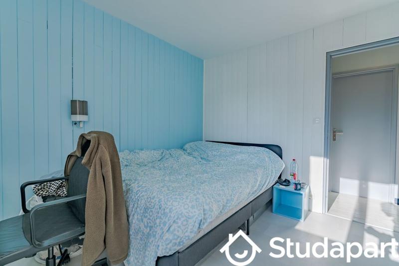 Chambre - 65 m² - 1 pièce