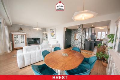 Appartement - 100 m² - 5 pièces