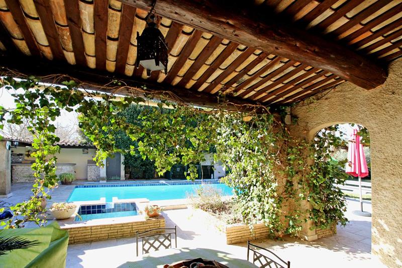 Maison - 233 m² - 11 pièces