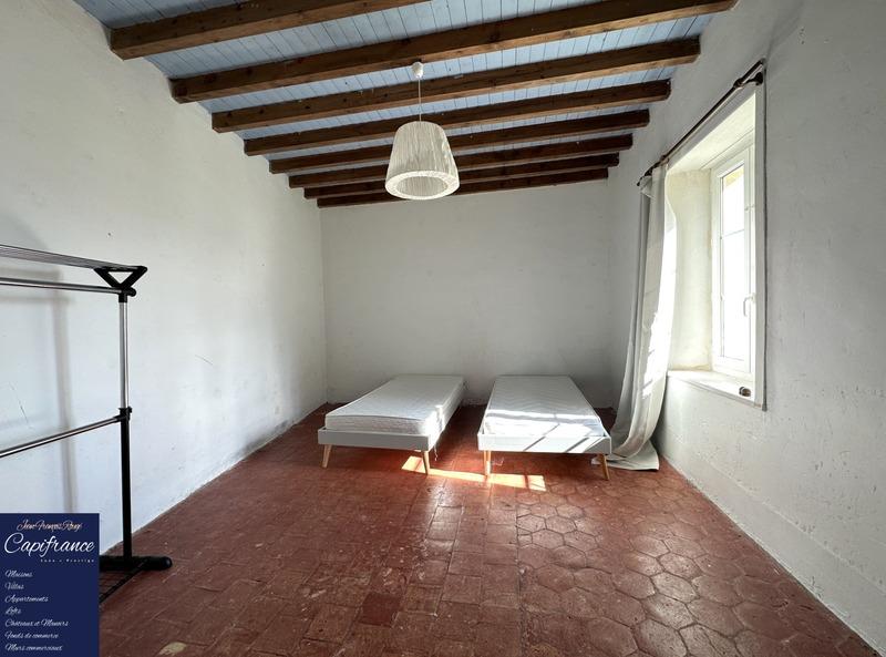 Maison - 350 m² - 16 pièces