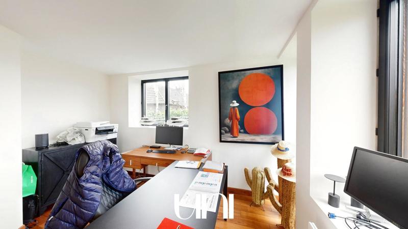 Maison - 210 m² - 6 pièces