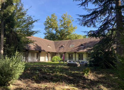 Propriété - 233 m² - 6 pièces